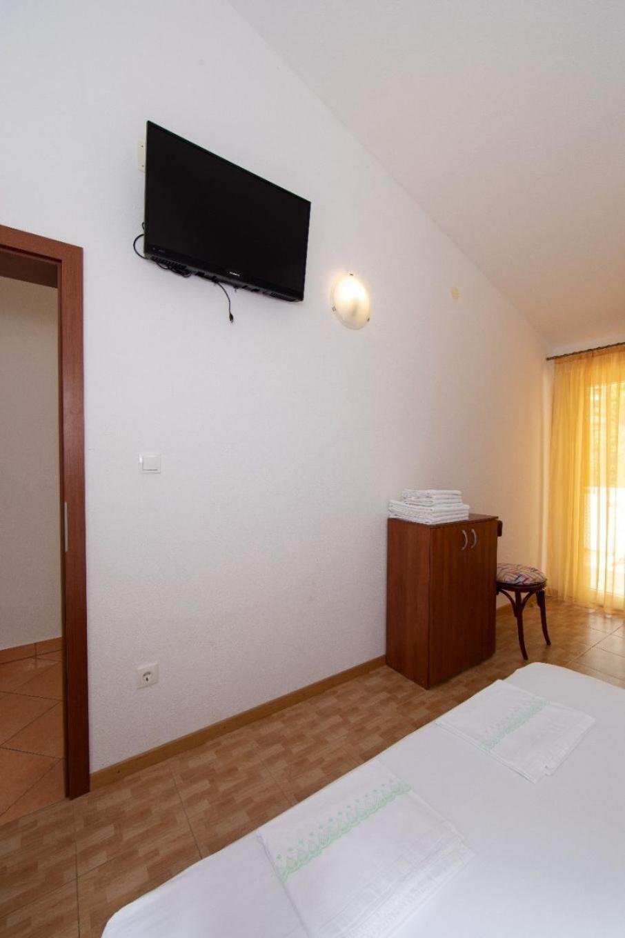 Apartments Ruzica - sea view Igrane Esterno foto